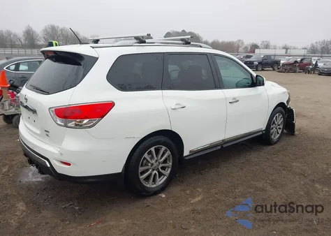 2015 Nissan Pathfinder Platinum/S/Sl/Sv z USA, uszkodzony, nr VIN 5N1AR2MM1FC716976